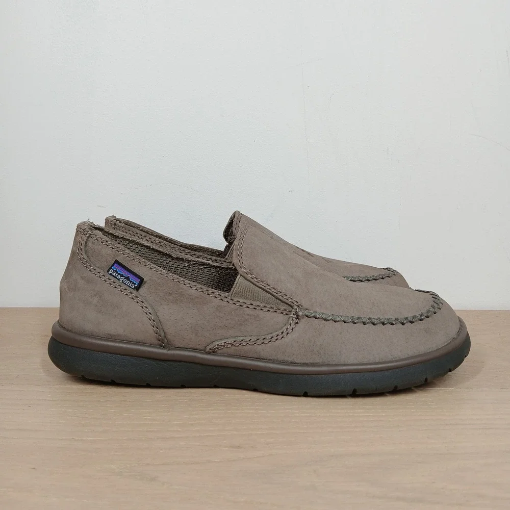 Patagonia Maui Smooth Boulder Slip On Shoes Mens 7.5 Taupe Suede Gorpcore Casual